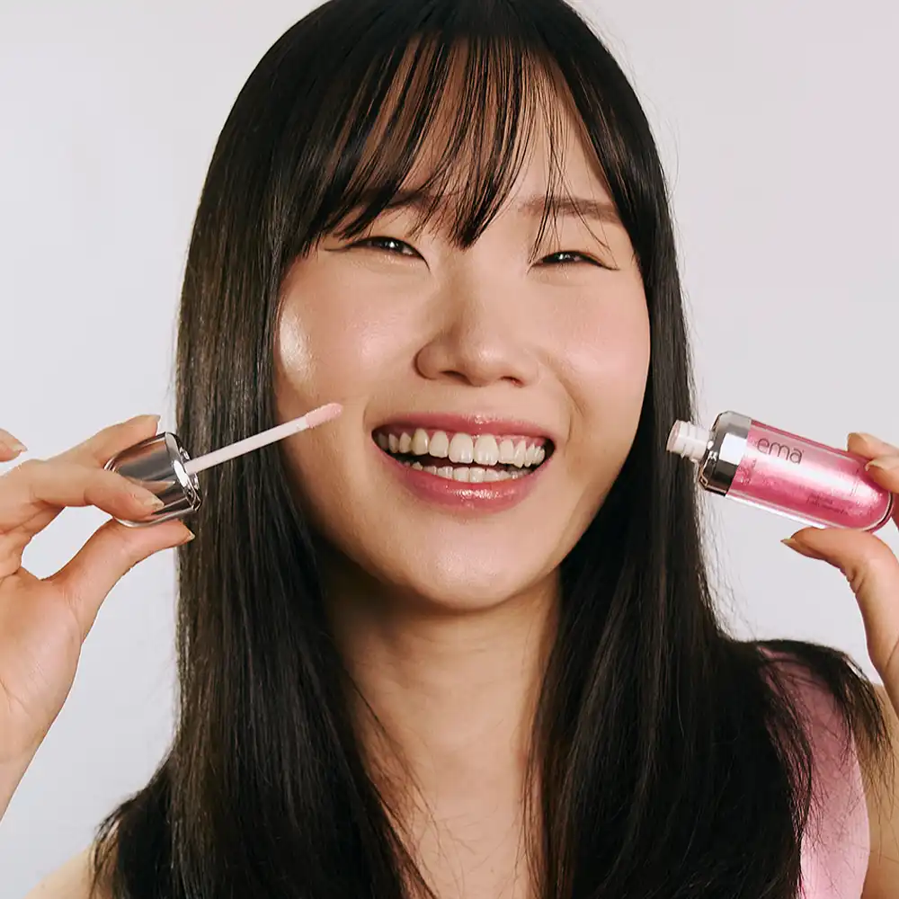 Modelo usando o Gloss Labial Ema